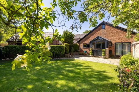 4 bedroom barn conversion for sale, Barnhill, Broxton, CH3