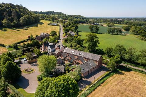 4 bedroom barn conversion for sale, Barnhill, Broxton, CH3
