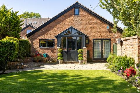 4 bedroom barn conversion for sale, Barnhill, Broxton, CH3