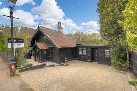 Baldwins Hill, Loughton IG10