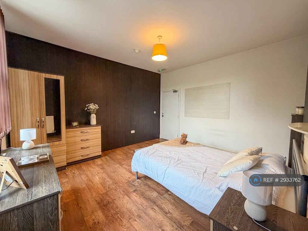 Westcotes Drive, Leicester, LE3 - View 5