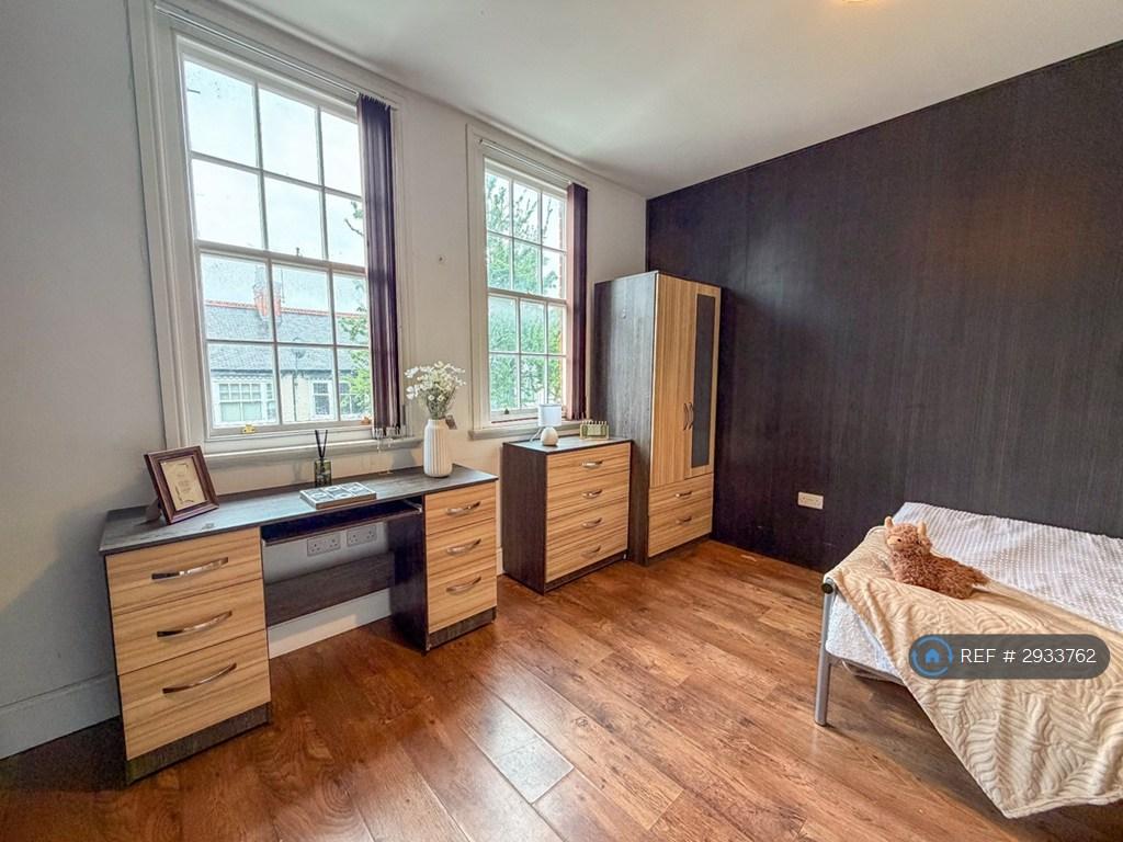Westcotes Drive, Leicester, LE3 - View 6