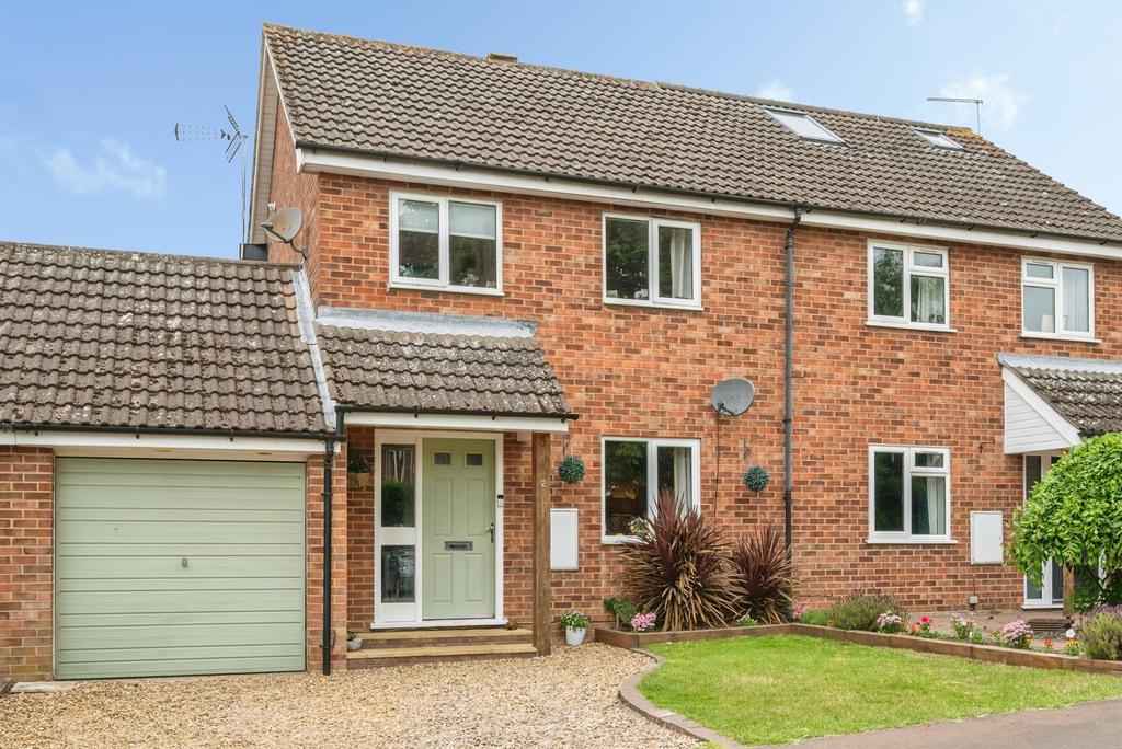 3 bedroom semi-detached house for sale