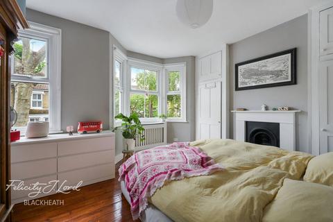 4 bedroom terraced house for sale, Inverine Road, Charlton