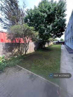 2 bedroom flat to rent, Albert Road, London, E18