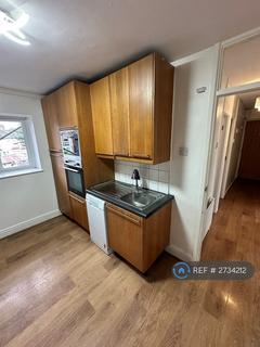 2 bedroom flat to rent, Albert Road, London, E18