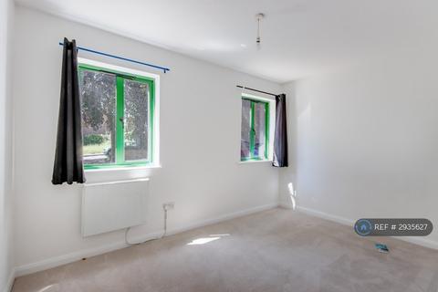 2 bedroom flat to rent, Ellerslie Court, Gravesend, DA12