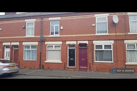 2 bedroom terraced house to rent, Romney Street, Salford, M6