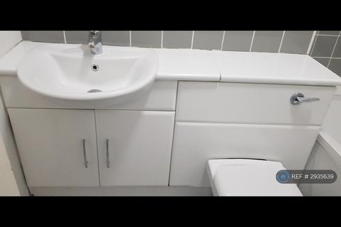 2 bedroom terraced house to rent, Romney Street, Salford, M6
