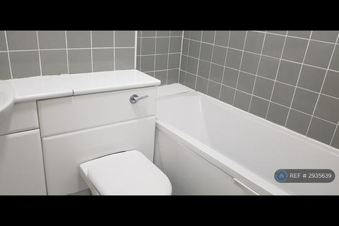 2 bedroom terraced house to rent, Romney Street, Salford, M6