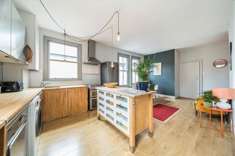 2 bedroom flat for sale, Pavilion Terrace, London W12