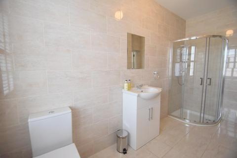 2 bedroom apartment to rent, Peascod Street, Windsor, Berkshire, SL4