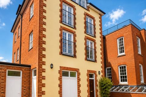 2 bedroom flat to rent, Jewry Street, Winchester, Furnished