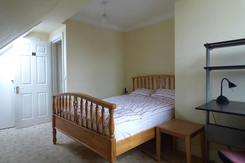 2 bedroom flat to rent, Jewry Street, Winchester, Furnished