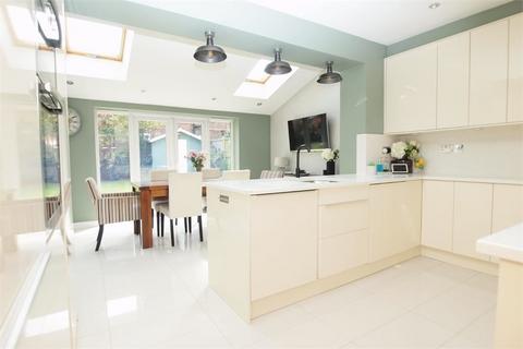 4 bedroom semi-detached house for sale, Kingswood Road, Bromley BR2