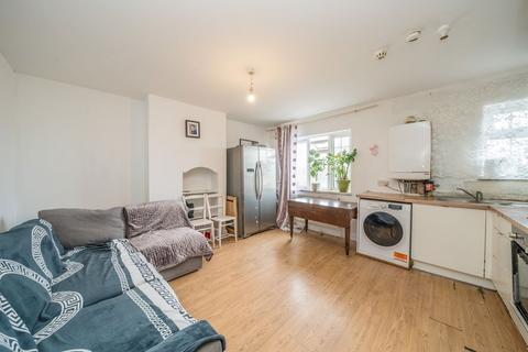 undefined, Bell Road, Hounslow TW3