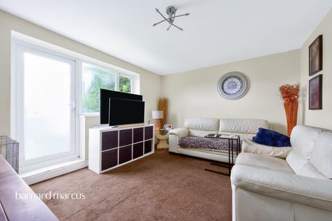 2 bedroom flat for sale, Merefield Gardens, Tadworth