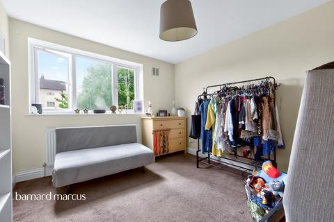 2 bedroom flat for sale, Merefield Gardens, Tadworth