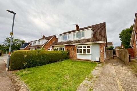 3 bedroom house to rent, Oakleigh Close, Raunds, WELLINGBOROUGH