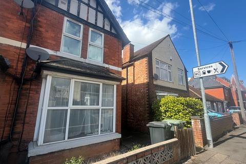 3 bedroom property to rent, Irchester Road, Rushden, NN10