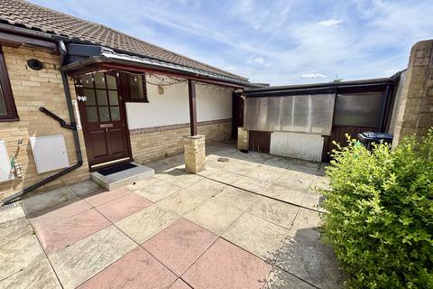 3 bedroom detached bungalow for sale, Bryn Derwen, Pontardawe, Swansea.