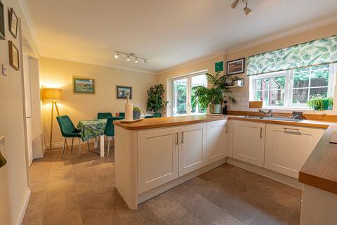 4 bedroom detached house for sale, Pennyfarthing Lane, Undy, NP26