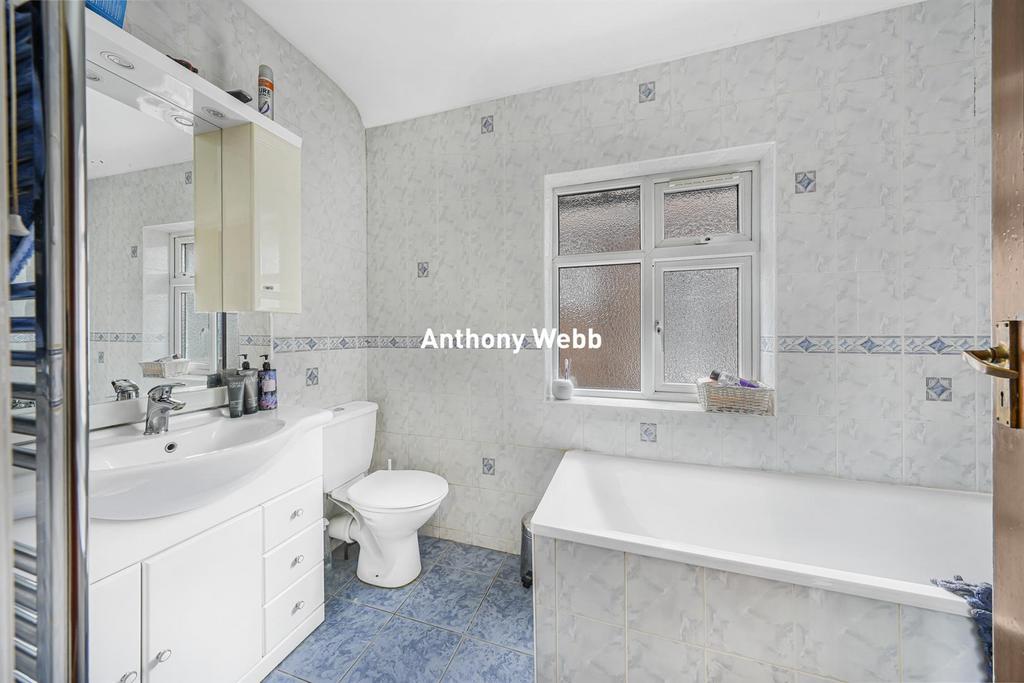 Bath/Shower room