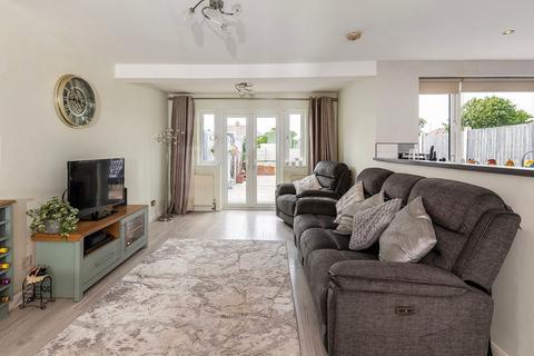 2 bedroom semi-detached bungalow for sale, Francis Avenue, Bexleyheath, DA7