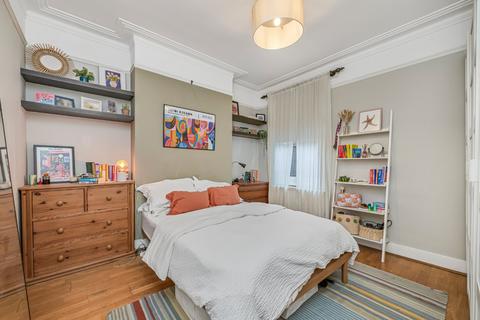 2 bedroom maisonette for sale, Kingswood Road, London, SW2