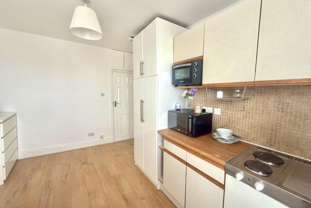 Apartment in London, Brook Green - View 3