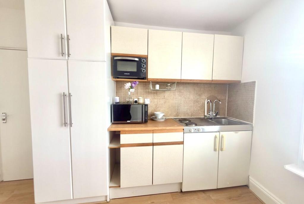 Apartment in London, Brook Green - View 5