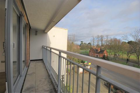 2 bedroom flat to rent, Chislehurst Road Sidcup DA14