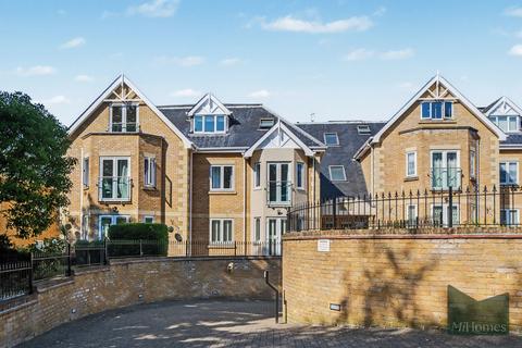 2 bedroom ground floor flat for sale, Slades Hill, Enfield