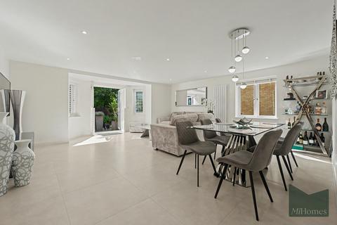 2 bedroom ground floor flat for sale, Slades Hill, Enfield