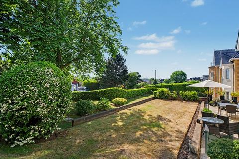 2 bedroom ground floor flat for sale, Slades Hill, Enfield