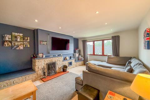 2 bedroom flat for sale, Queens Road, Comrie