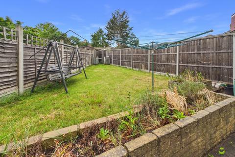 4 bedroom semi-detached house for sale, Chessington Avenue, Bexleyheath, Kent, DA7