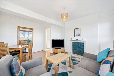 3 bedroom flat to rent, Urmston Drive, London