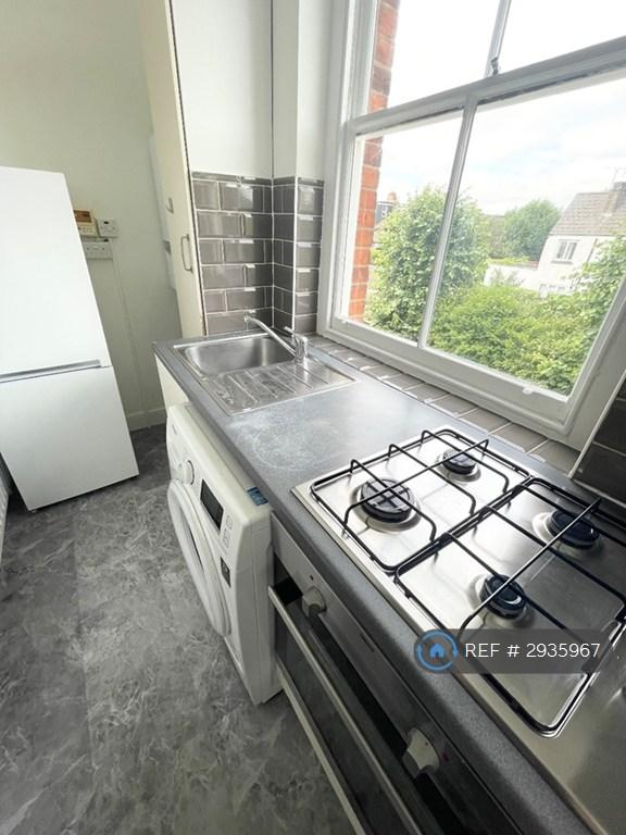 Apartment in Barnet - View 5