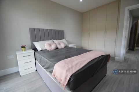 1 bedroom flat to rent, Station Road, Langley, Slough, SL3