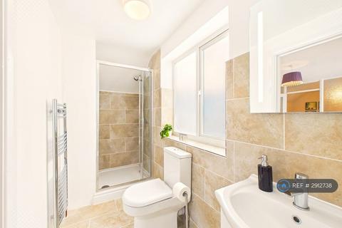 3 bedroom semi-detached house to rent, Saywell Road, Luton, LU2