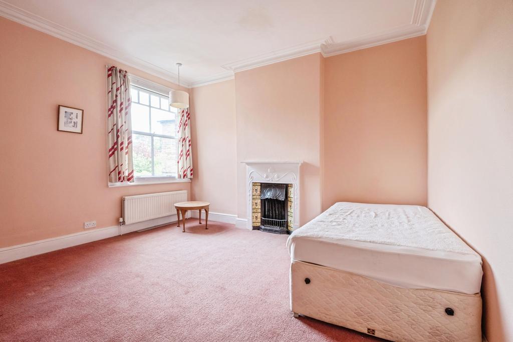 Bedroom, fireplace