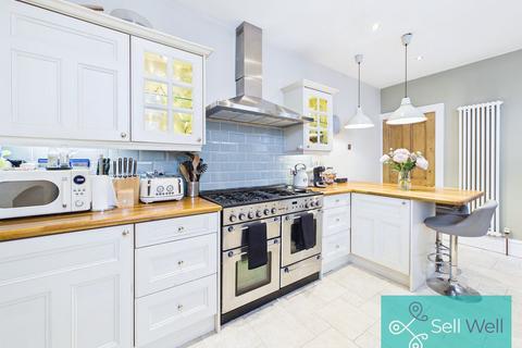 3 bedroom end of terrace house for sale, Bolton Road, Manchester M46