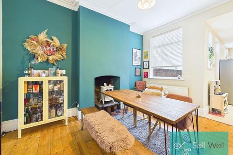 3 bedroom end of terrace house for sale, Bolton Road, Manchester M46