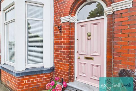 3 bedroom end of terrace house for sale, Bolton Road, Manchester M46