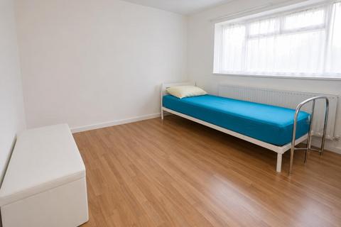 3 bedroom terraced house for sale, Dobbin Close, Harrow