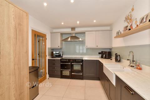 3 bedroom semi-detached house for sale, Wheel Mews, Ashford TN25
