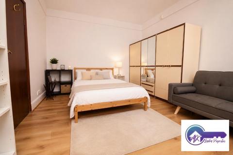 undefined, London N2