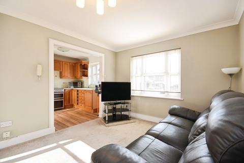 2 bedroom flat for sale, Gandalfs Ride, South Woodham Ferrers, Chelmsford, Essex, CM3