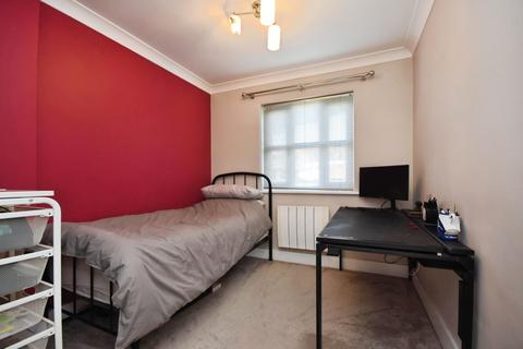 2 bedroom flat for sale, Gandalfs Ride, South Woodham Ferrers, Chelmsford, Essex, CM3